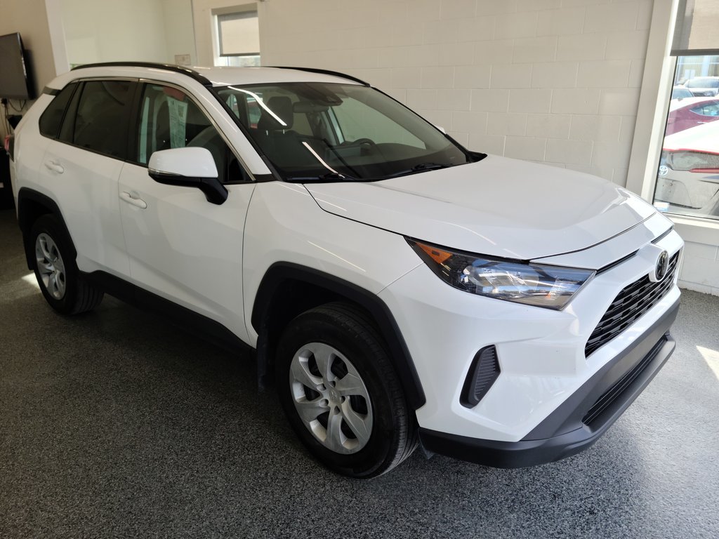 RAV4 LE AWD 2020 à Magog, Québec - 1 - w1024h768px