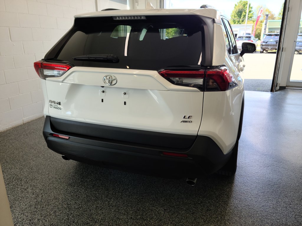 2021  RAV4 LE AWD, in Magog, Quebec - 4 - w1024h768px