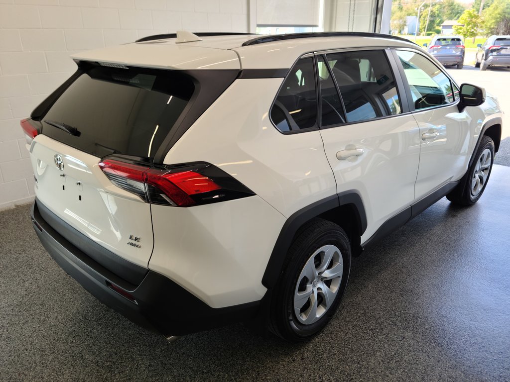 2021  RAV4 LE AWD, in Magog, Quebec - 3 - w1024h768px