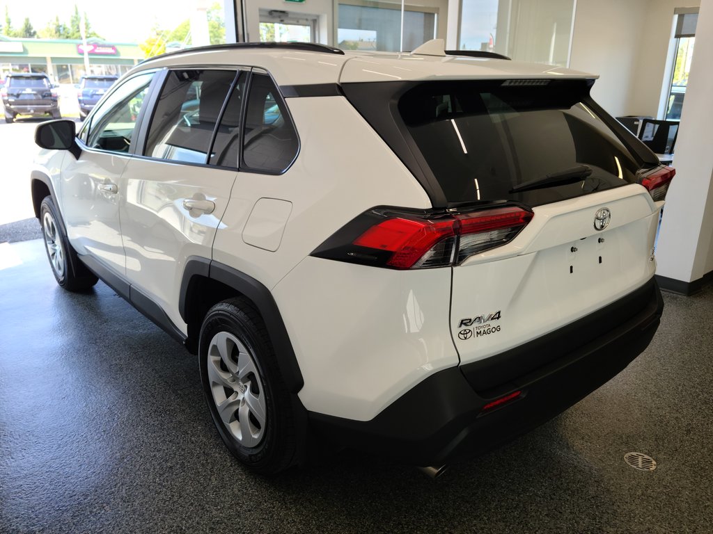 2021  RAV4 LE AWD, in Magog, Quebec - 5 - w1024h768px