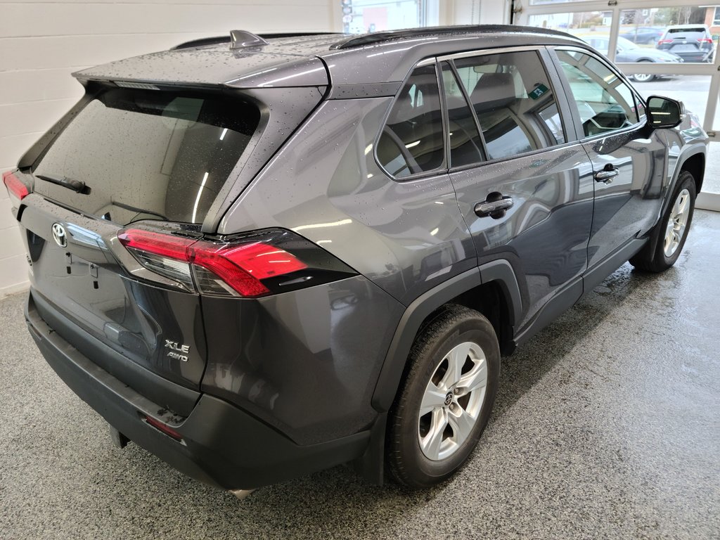 2021  RAV4 XLE AWD in Magog, Quebec - 3 - w1024h768px