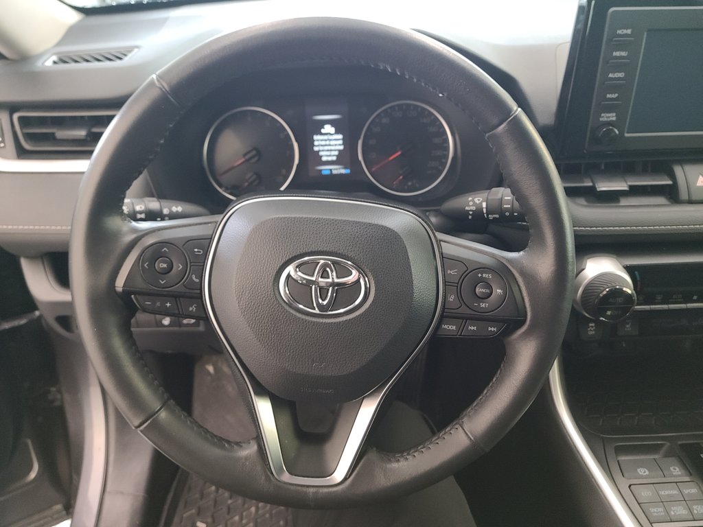 2021  RAV4 XLE AWD in Magog, Quebec - 16 - w1024h768px