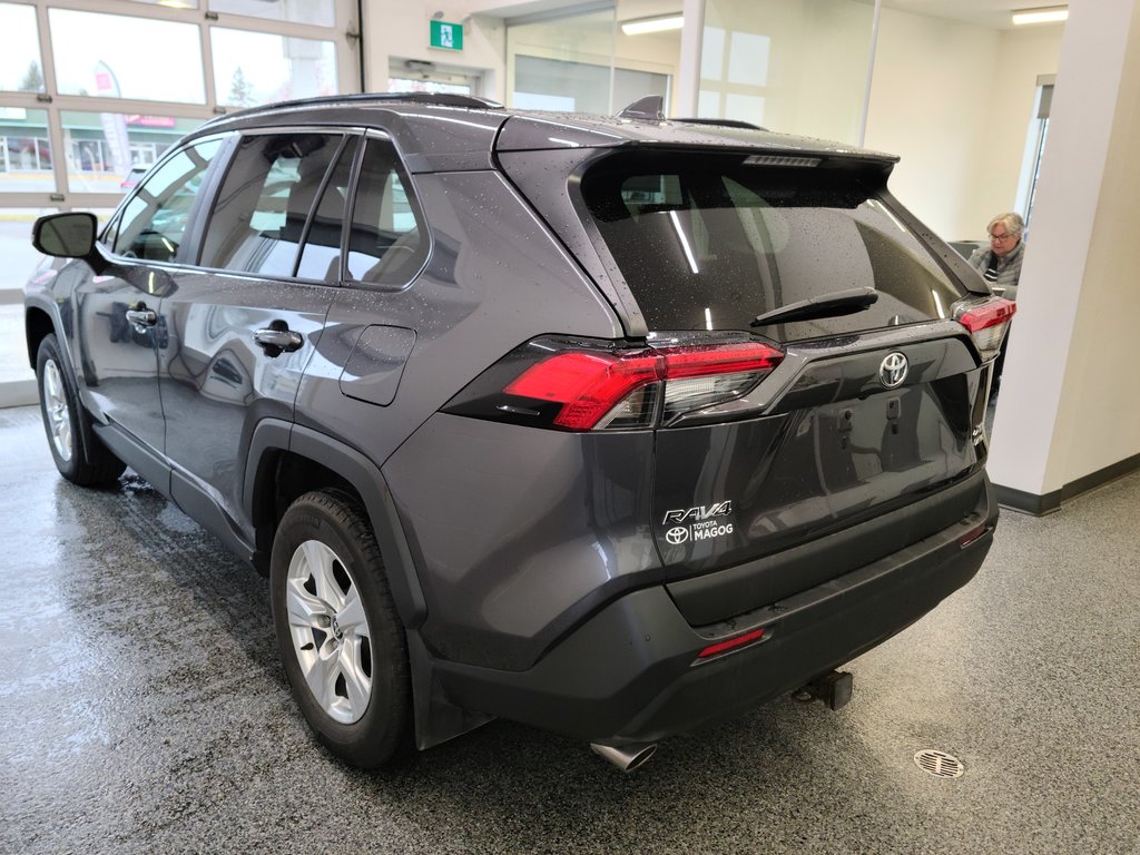 2021  RAV4 XLE AWD in Magog, Quebec - 5 - w1024h768px