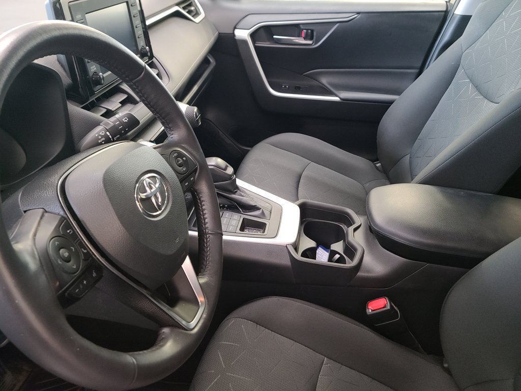 2021  RAV4 XLE AWD in Magog, Quebec - 12 - w1024h768px