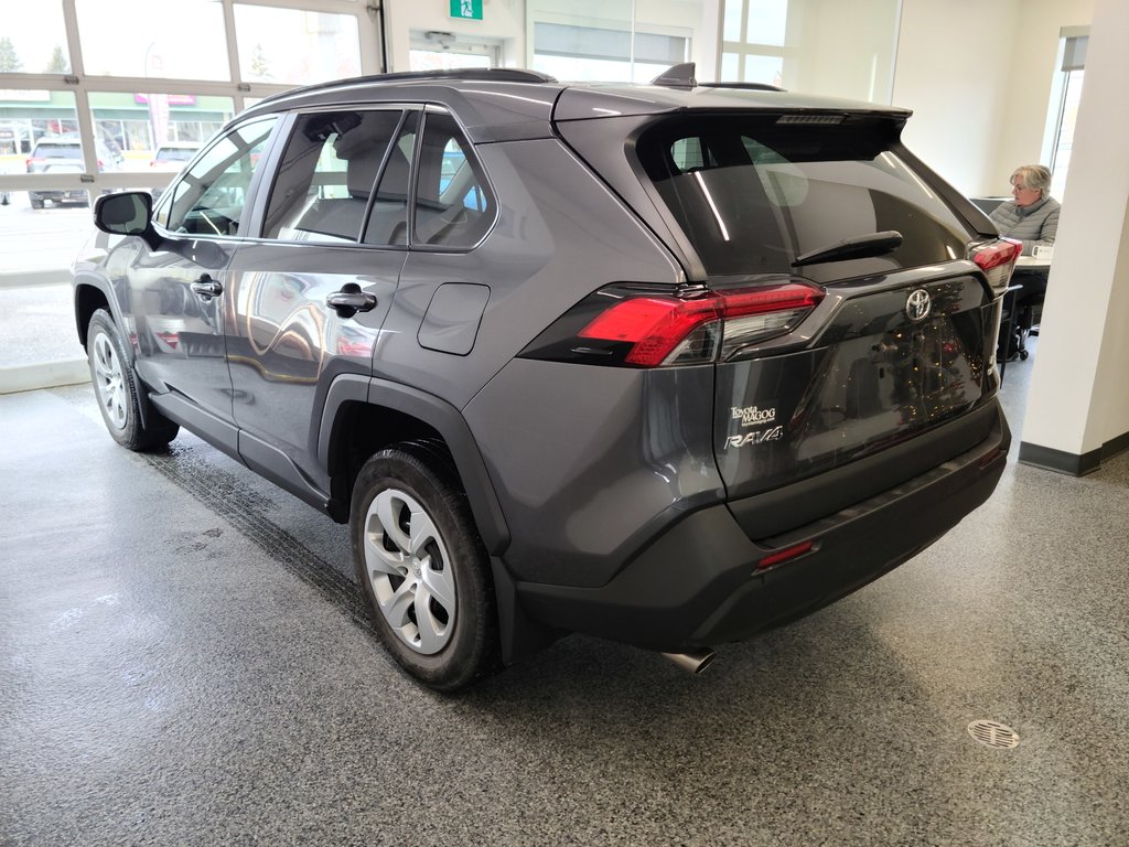 RAV4 LE AWD 2021 à Magog, Québec - 5 - w1024h768px