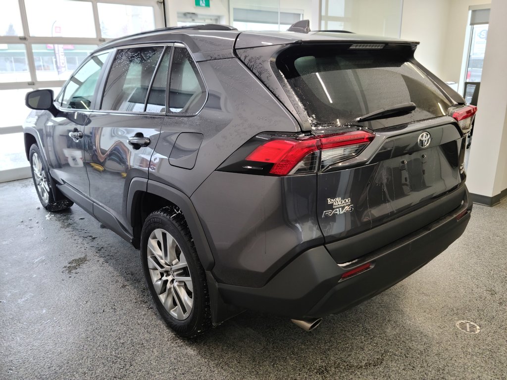 2021 Toyota RAV4 XLE PREMIUM AWD in Magog, Quebec - 5 - w1024h768px