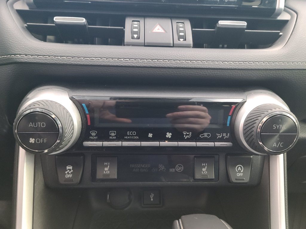 2021 Toyota RAV4 XLE PREMIUM AWD in Magog, Quebec - 19 - w1024h768px