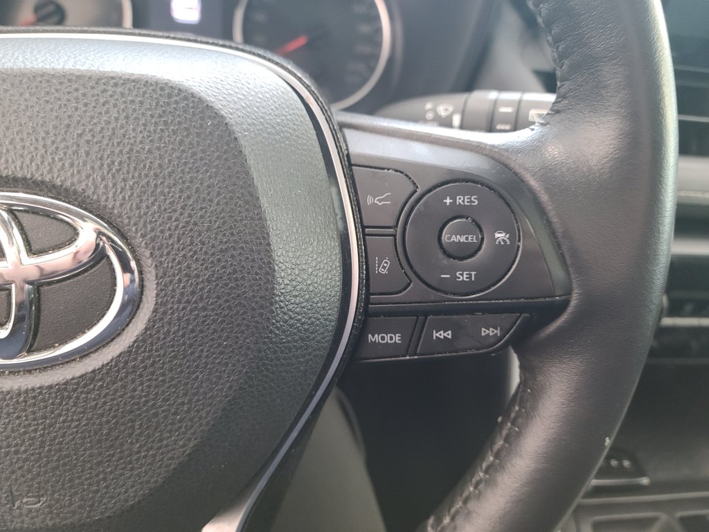 2021 Toyota RAV4 XLE PREMIUM AWD in Magog, Quebec - 21 - w1024h768px