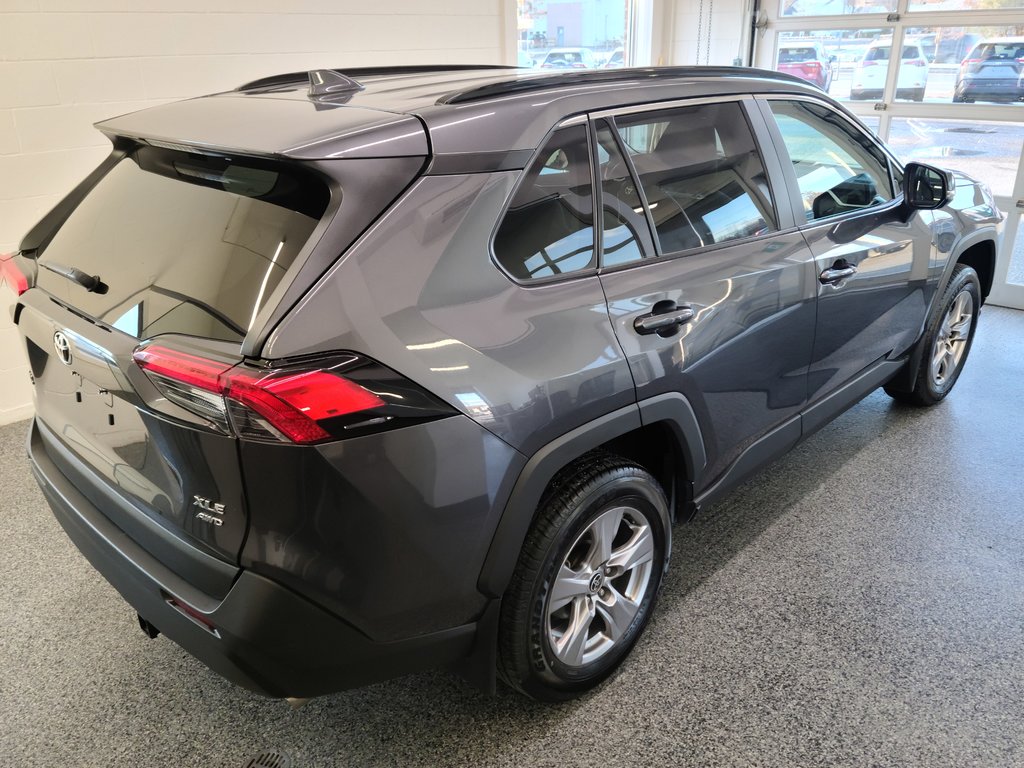 2022  RAV4 XLE AWD, TOIT, MAGS, in Magog, Quebec - 3 - w1024h768px