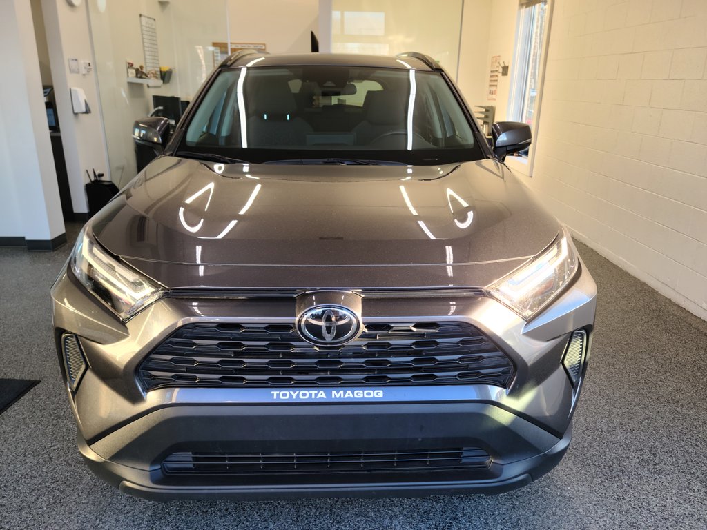 2022  RAV4 XLE AWD, TOIT, MAGS, in Magog, Quebec - 6 - w1024h768px