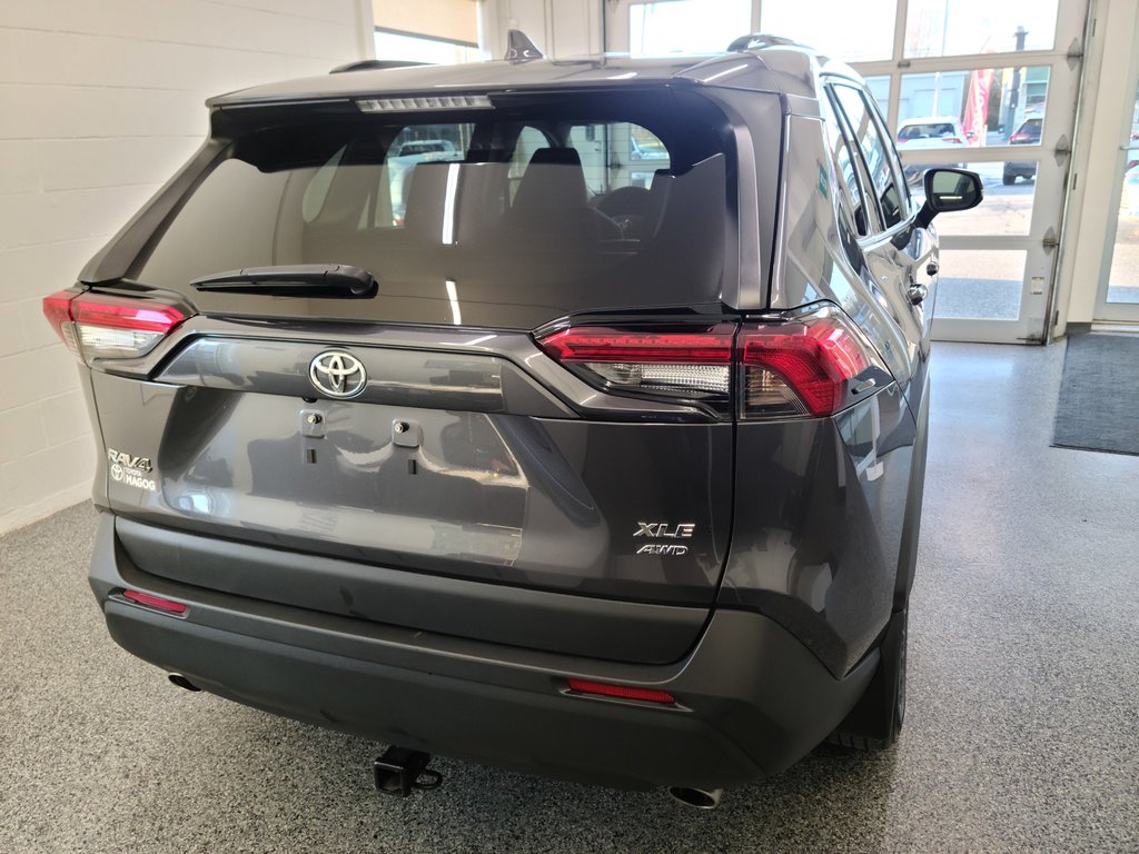2022  RAV4 XLE AWD, TOIT, MAGS, in Magog, Quebec - 4 - w1024h768px