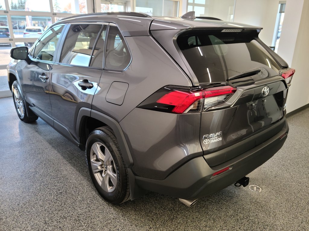 2022  RAV4 XLE AWD, TOIT, MAGS, in Magog, Quebec - 5 - w1024h768px