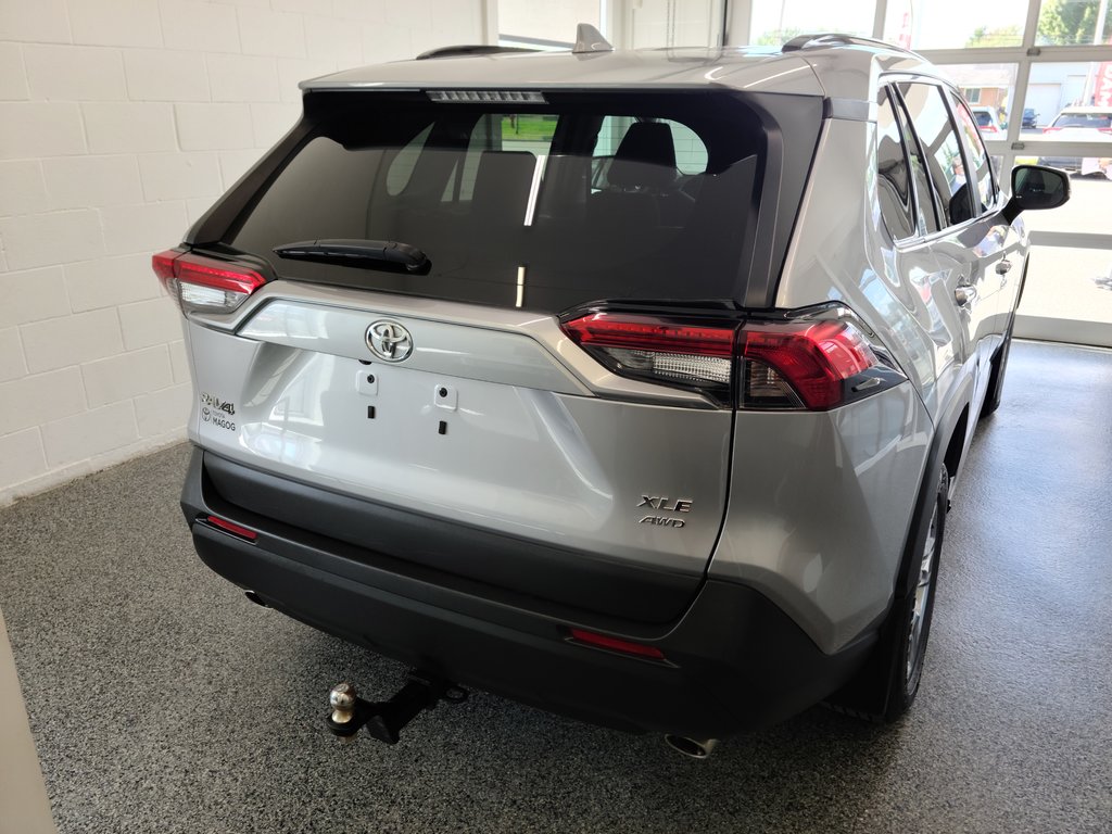 2022  RAV4 XLE AWD, GARANTIE JUSQU EN 2026 in Magog, Quebec - 4 - w1024h768px