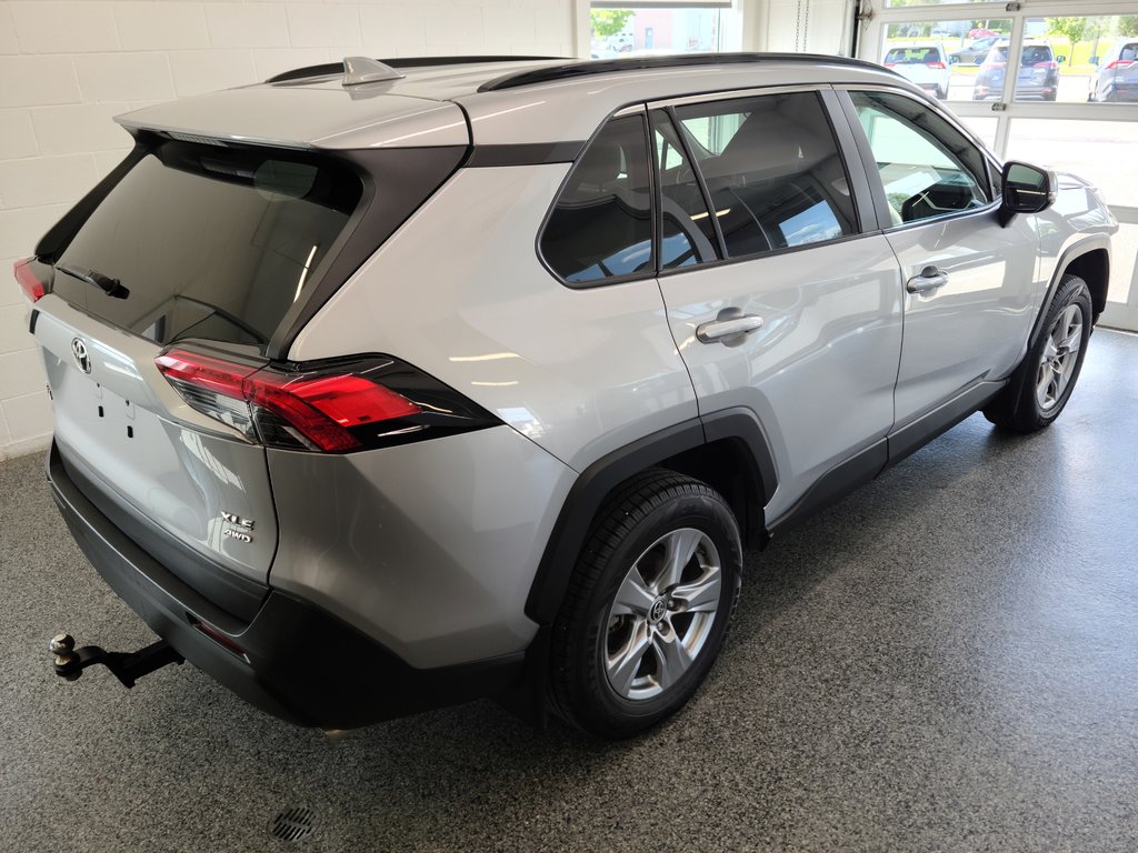 2022  RAV4 XLE AWD, GARANTIE JUSQU EN 2026 in Magog, Quebec - 3 - w1024h768px