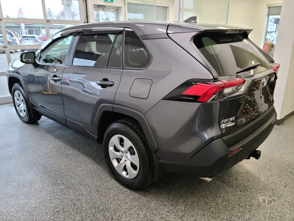 2022  RAV4 LE AWD in Magog, Quebec - 4 - w1024h768px