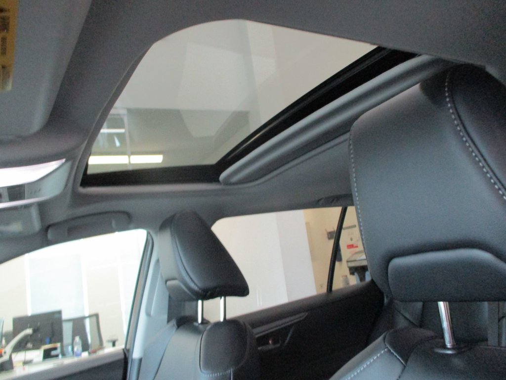 2022 Toyota RAV4 XLE in Magog, Quebec - 9 - w1024h768px