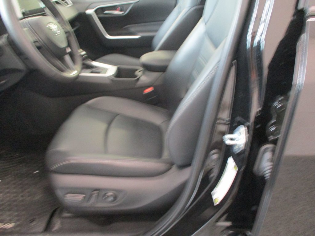 2022 Toyota RAV4 XLE in Magog, Quebec - 7 - w1024h768px