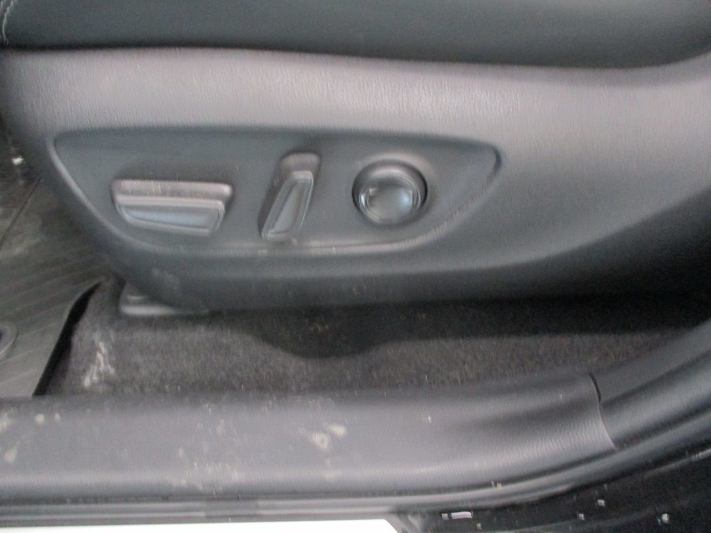 2022 Toyota RAV4 XLE in Magog, Quebec - 8 - w1024h768px