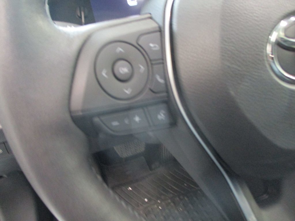 2022 Toyota RAV4 XLE in Magog, Quebec - 10 - w1024h768px