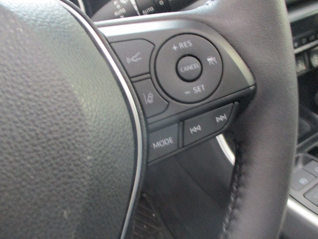 2022 Toyota RAV4 XLE in Magog, Quebec - 11 - w1024h768px