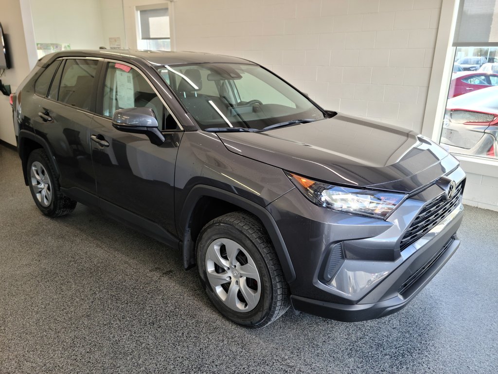 2023  RAV4 LE AWD, A/C, in Magog, Quebec - 1 - w1024h768px