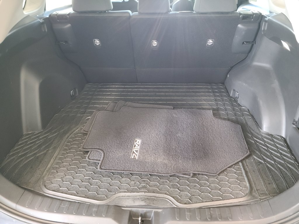 2023  RAV4 LE AWD, A/C, in Magog, Quebec - 7 - w1024h768px