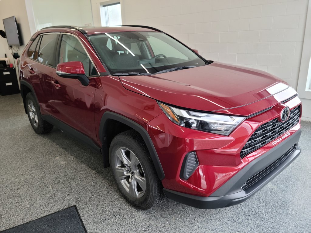 Toyota RAV4 *************XLE AWD, TOIT, MAGS, 2023 à Magog, Québec - 1 - w1024h768px