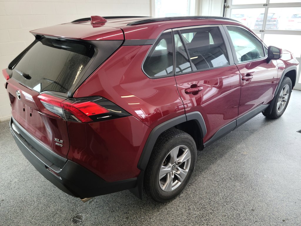 Toyota RAV4 *************XLE AWD, TOIT, MAGS, 2023 à Magog, Québec - 3 - w1024h768px