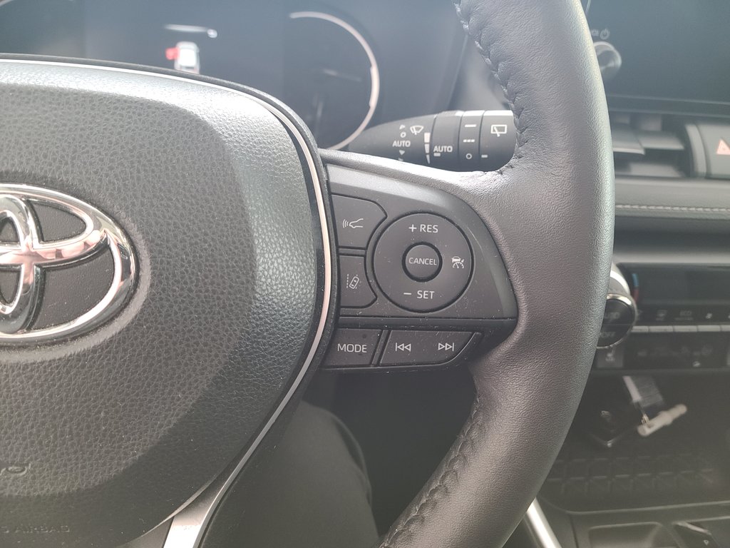 2023 Toyota RAV4 *************XLE AWD, TOIT, MAGS, in Magog, Quebec - 20 - w1024h768px