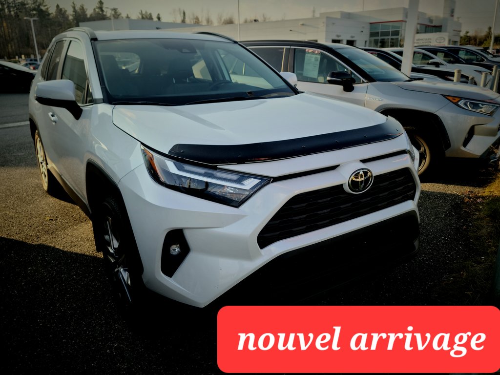 2024  RAV4 XLE PREMIUM AWD, CUIR, in Magog, Quebec - 1 - w1024h768px