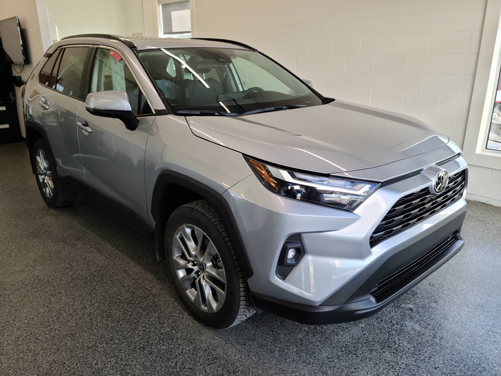 2024  RAV4 XLE PREMIUM AWD, in Magog, Quebec - 1 - w1024h768px