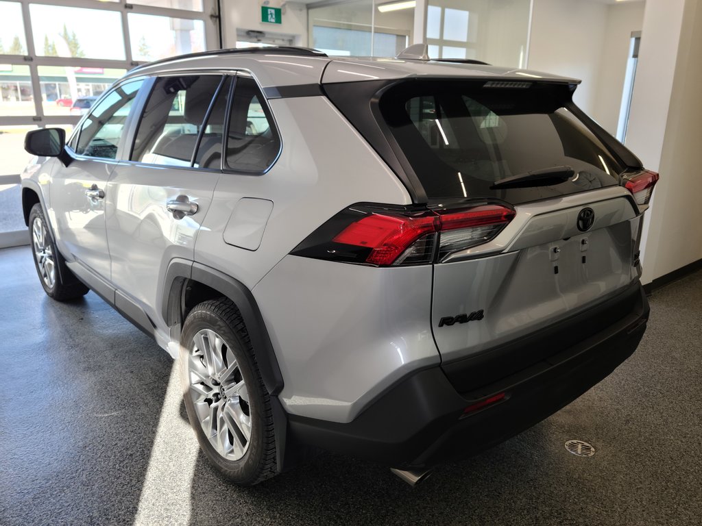 2024  RAV4 XLE PREMIUM AWD, in Magog, Quebec - 5 - w1024h768px