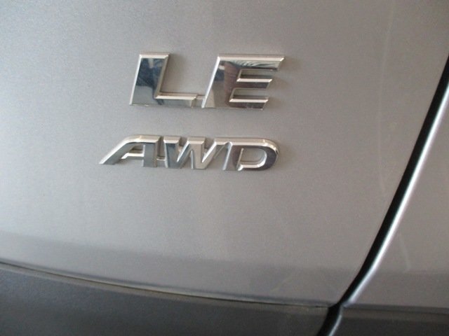 Toyota RAV4 LE 2024 à Magog, Québec - 5 - w1024h768px
