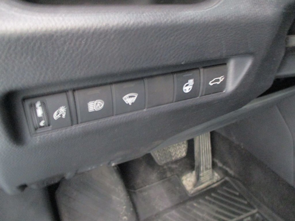 2024 Toyota RAV4 XLE in Magog, Quebec - 12 - w1024h768px