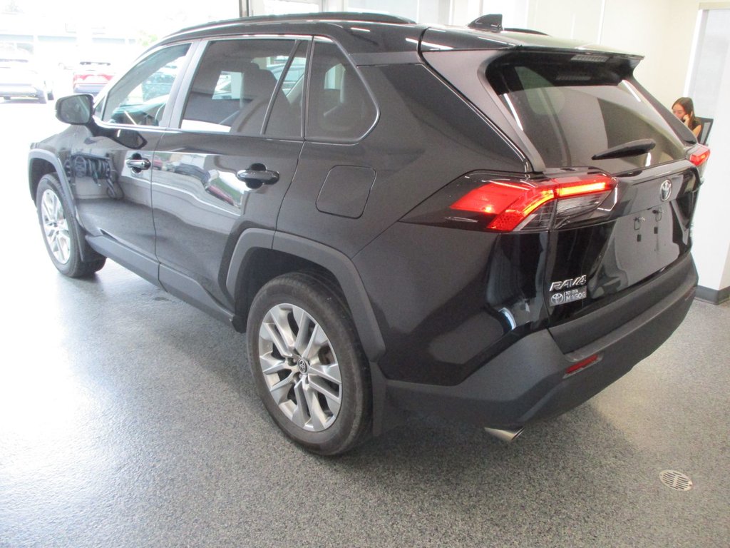 2024 Toyota RAV4 XLE in Magog, Quebec - 2 - w1024h768px