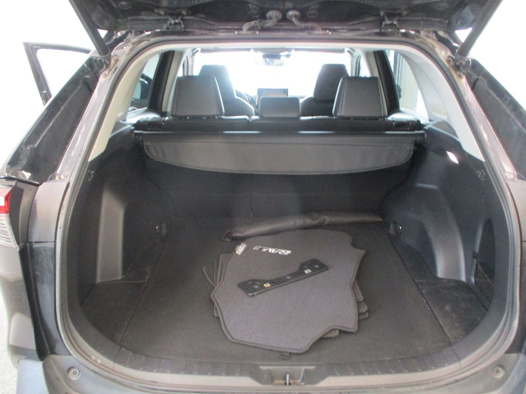 2024 Toyota RAV4 XLE in Magog, Quebec - 14 - w1024h768px