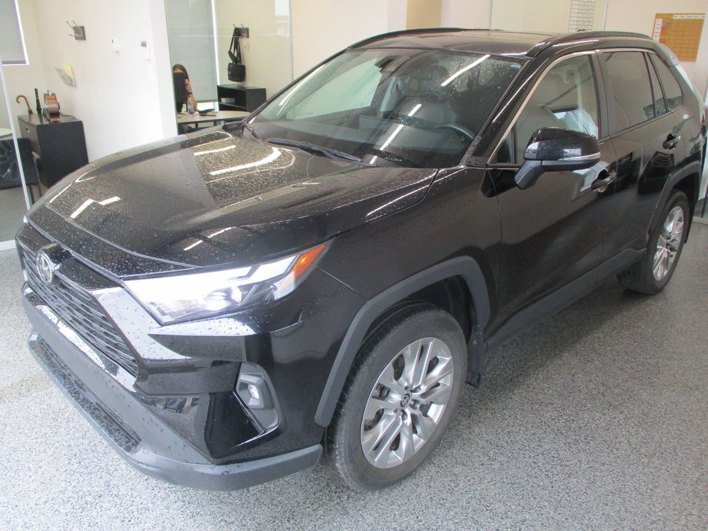 2024 Toyota RAV4 XLE in Magog, Quebec - 1 - w1024h768px