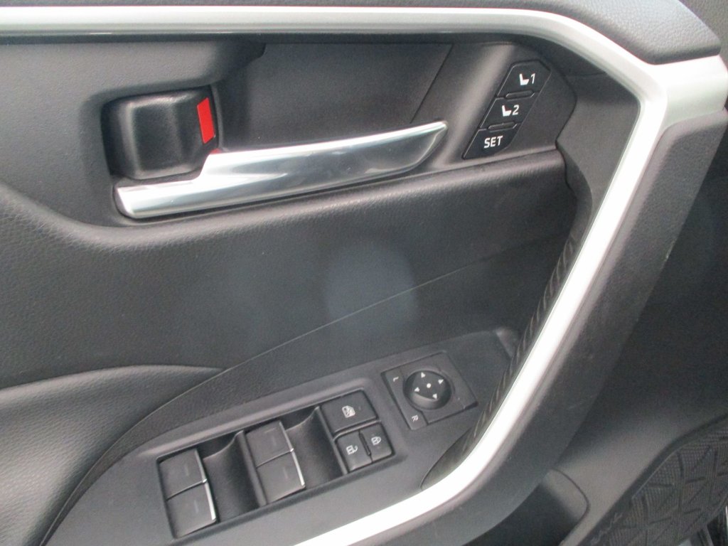 2024 Toyota RAV4 XLE in Magog, Quebec - 10 - w1024h768px