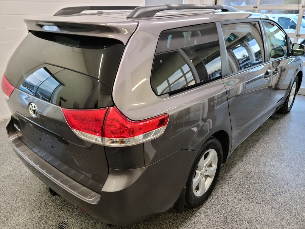 2011  Sienna CE  7 PASSAGER in Magog, Quebec - 3 - w1024h768px