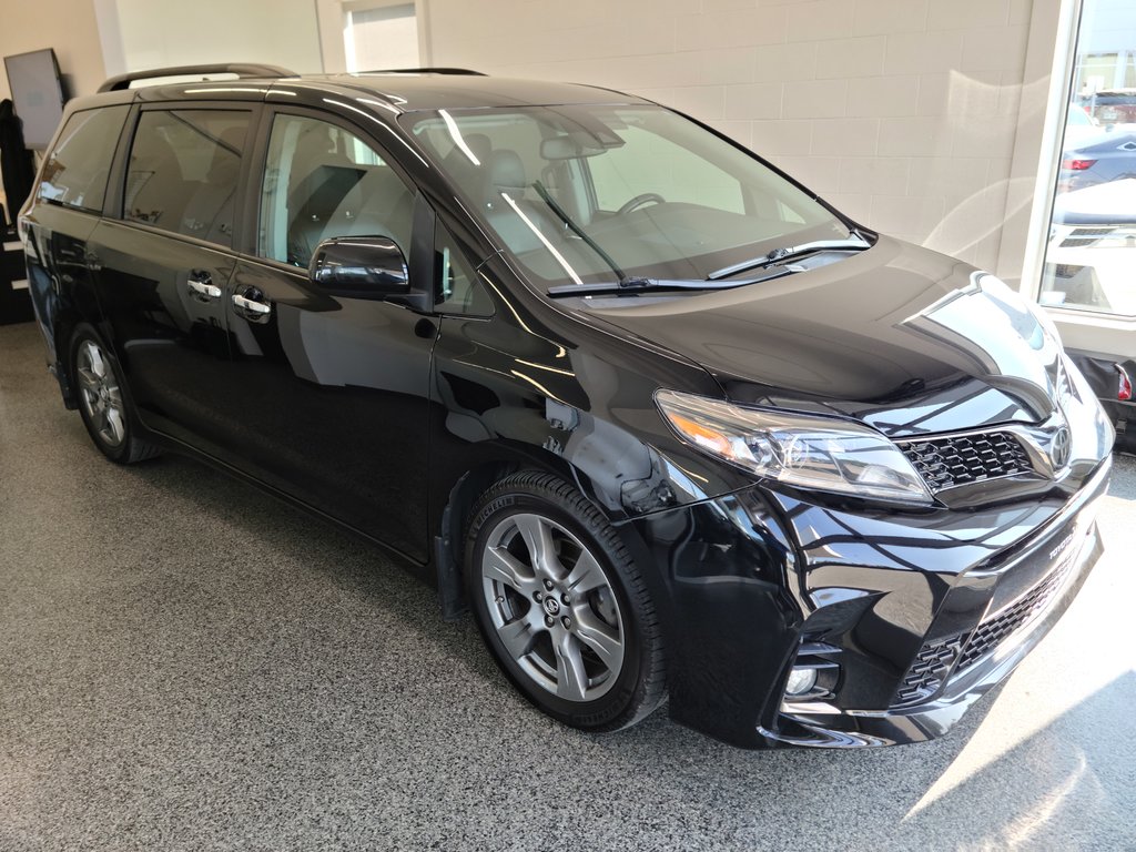 2018  Sienna ******SE  8-PASS in Magog, Quebec - 1 - w1024h768px