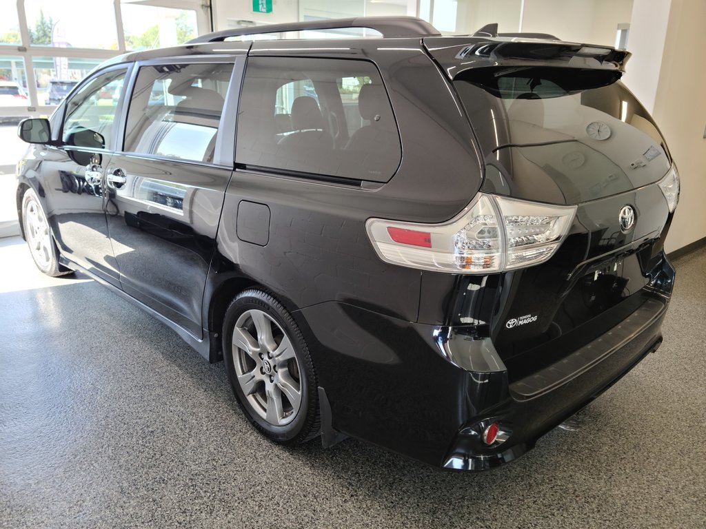 2018  Sienna ******SE  8-PASS in Magog, Quebec - 4 - w1024h768px