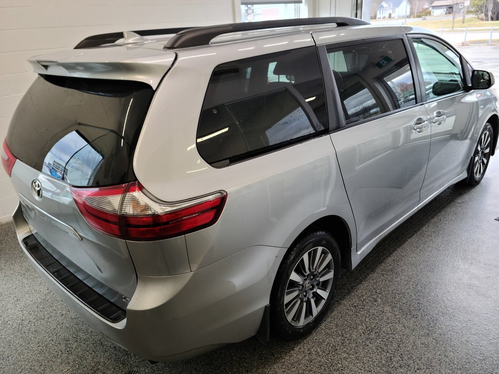 2020  Sienna LE AWD in Magog, Quebec - 3 - w1024h768px