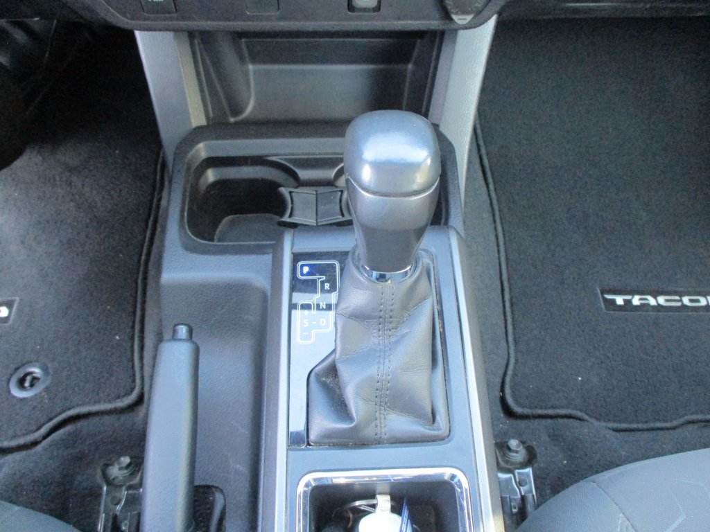 Toyota Tacoma TRD SPORT 4X4, 2017 à Magog, Québec - 17 - w1024h768px