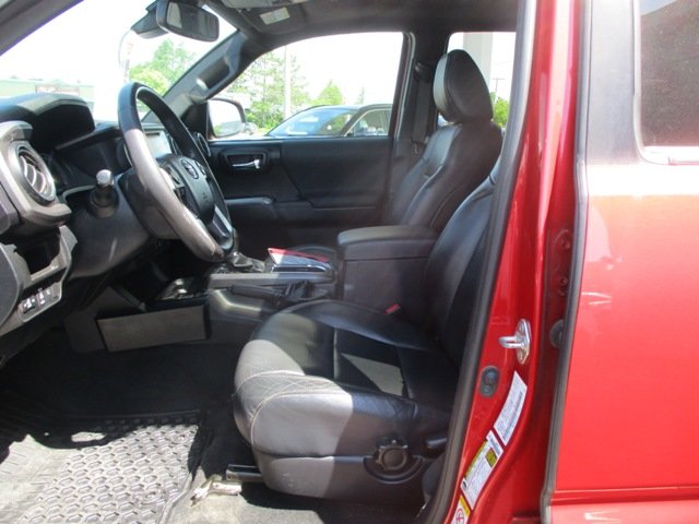 2019 Toyota Tacoma TRD SPORT PREMIUM in Magog, Quebec - 9 - w1024h768px