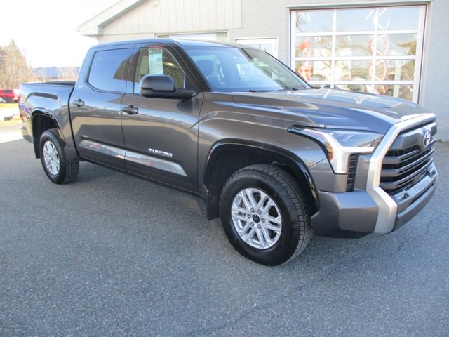 2022  Tundra SR5 CREWMAX 4X4, in Magog, Quebec - 1 - w1024h768px