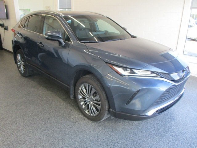 2024 Toyota Venza XLE AWD in Magog, Quebec - 1 - w1024h768px