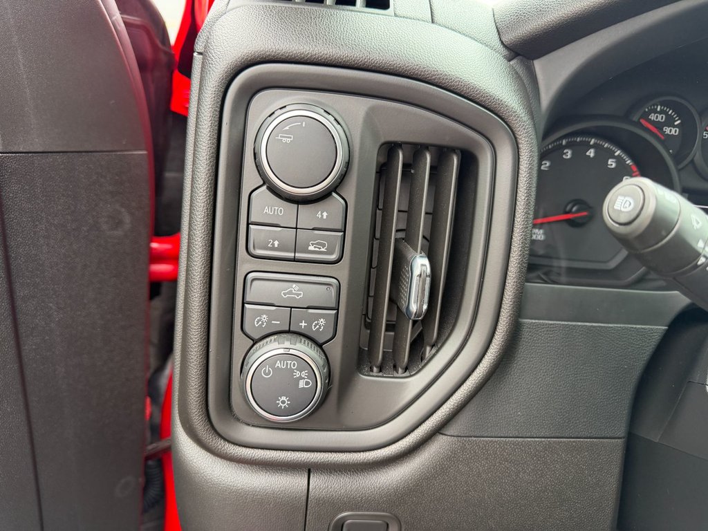 2023 Chevrolet Silverado 1500 Custom in Grand Falls, New Brunswick - 16 - w1024h768px