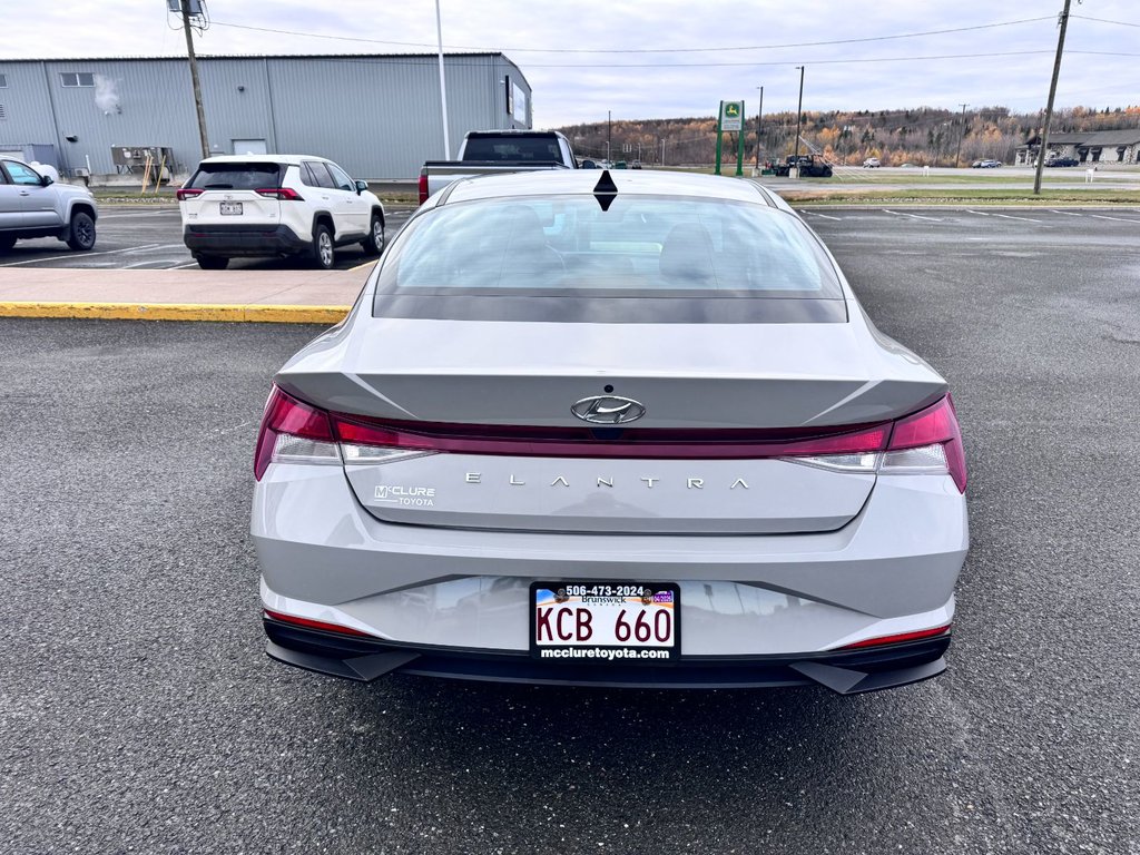 2023 Hyundai Elantra Essential in Grand Falls, New Brunswick - 4 - w1024h768px