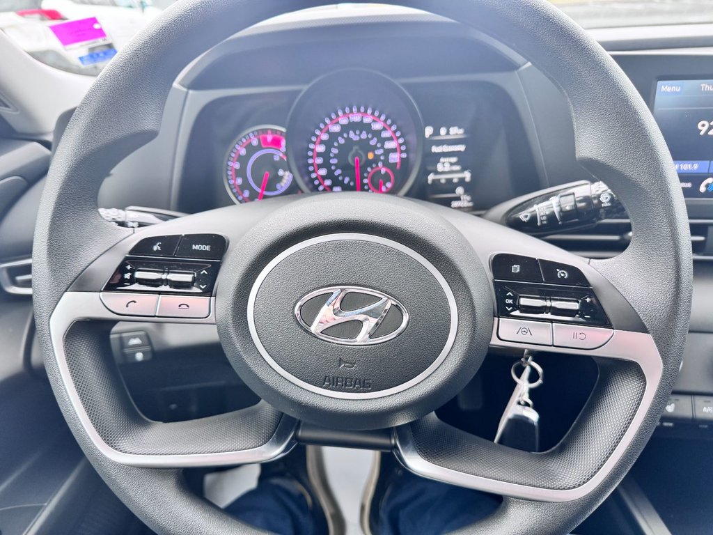 2023 Hyundai Elantra Essential in Grand Falls, New Brunswick - 17 - w1024h768px