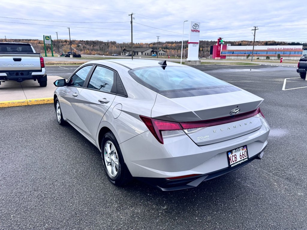 2023 Hyundai Elantra Essential in Grand Falls, New Brunswick - 5 - w1024h768px
